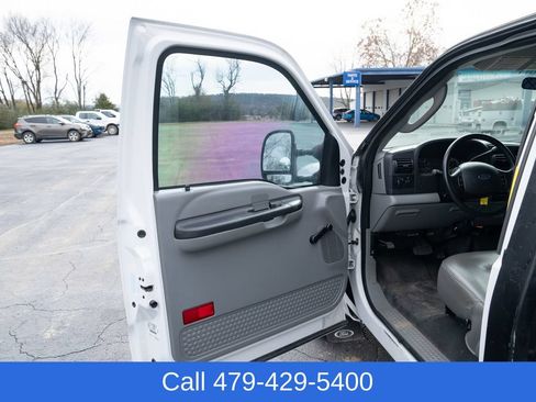Used 2005 Ford F350 XL RWD image 11