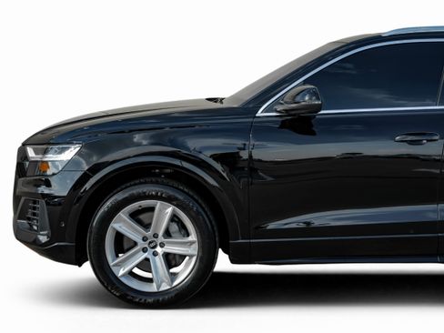 Used 2021 Audi Q8 Premium w/ Convenience Package image 12