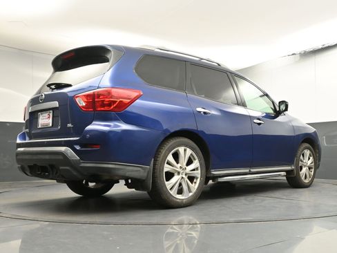 Used 2018 Nissan Pathfinder SL w/ SL Premium Package image 30