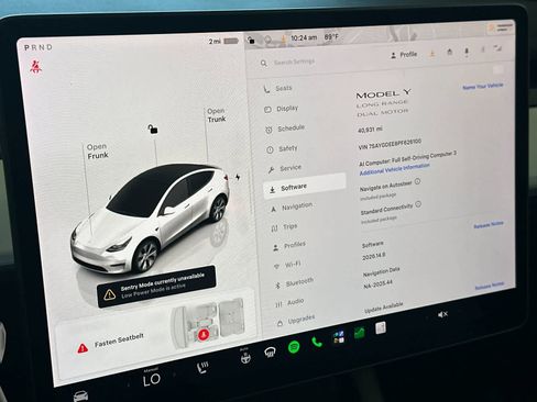 Used 2023 Tesla Model Y Long Range AWD/4WD image 25