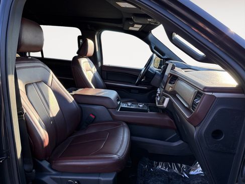 Used 2024 Ford Expedition Max Limited image 19