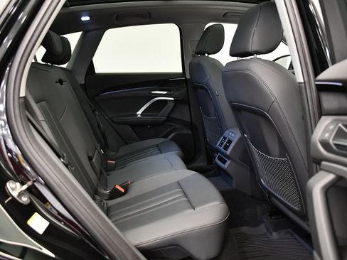 Used 2025 Audi Q5 Premium w/ Convenience Package image 52