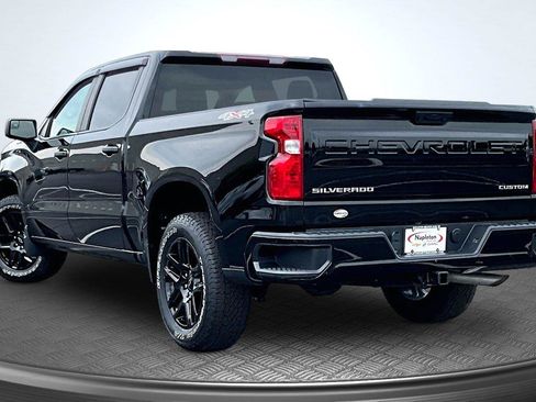 Used 2023 Chevrolet Silverado 1500 Custom AWD/4WD image 14