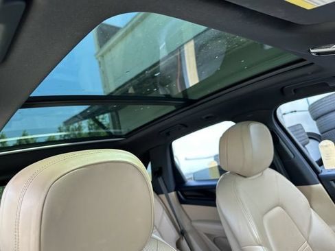 Used 2019 Porsche Cayenne AWD/4WD image 33