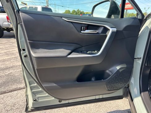 Used 2022 Toyota RAV4 XLE Premium AWD/4WD image 18
