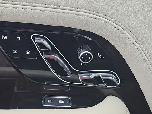 Certified 2021 Land Rover Range Rover P525 Westminster Edition image 29