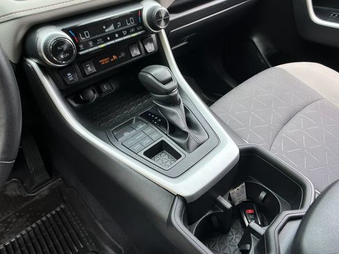 Used 2022 Toyota RAV4 XLE w/ Convenience Package AWD/4WD image 19
