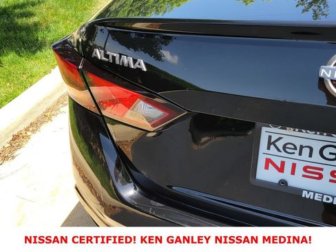 Certified 2025 Nissan Altima 2.5 SV FWD image 16