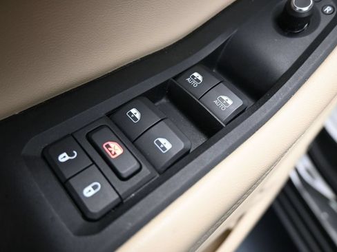 Used 2022 Jeep Grand Cherokee L Limited AWD/4WD image 11