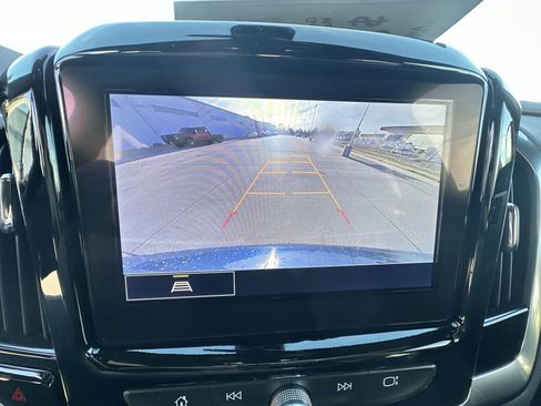 Used 2023 Chevrolet Traverse LT image 14
