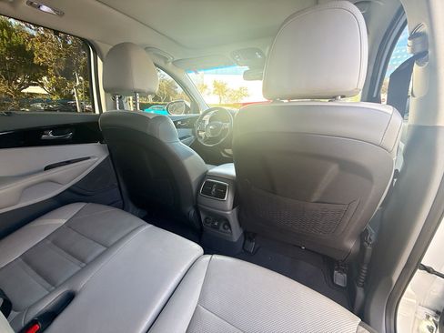 Used 2019 Kia Sorento SX image 30
