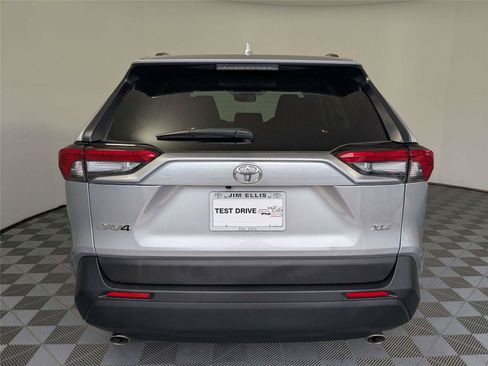 Used 2025 Toyota RAV4 XLE FWD image 6