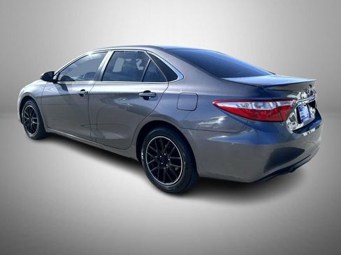 Used 2017 Toyota Camry SE image 7