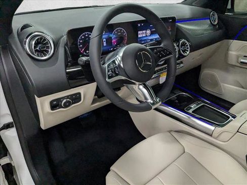 Used 2025 Mercedes-Benz GLA 250 GLA 250 image 3