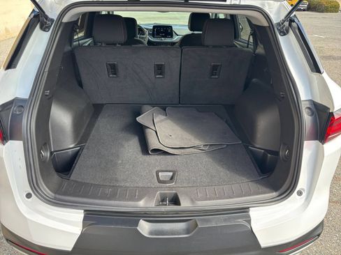 Used 2025 Chevrolet Blazer LT FWD image 31