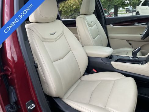 Used 2017 Cadillac XT5 Luxury w/ Driver Awareness Package AWD/4WD image 13