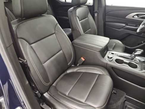 Used 2022 Chevrolet Traverse LT w/ LT Premium Package AWD/4WD image 41