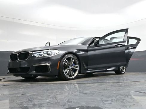 Used 2018 BMW M550i xDrive image 42