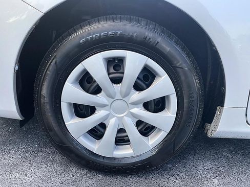 Used 2011 Toyota Corolla LE FWD image 26