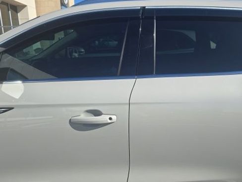 Used 2022 Lincoln Nautilus Reserve w/ Equipment Group 201A image 10