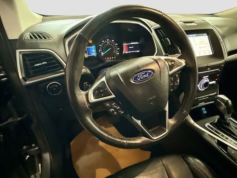 Used 2017 Ford Edge Titanium w/ Technology Package image 12