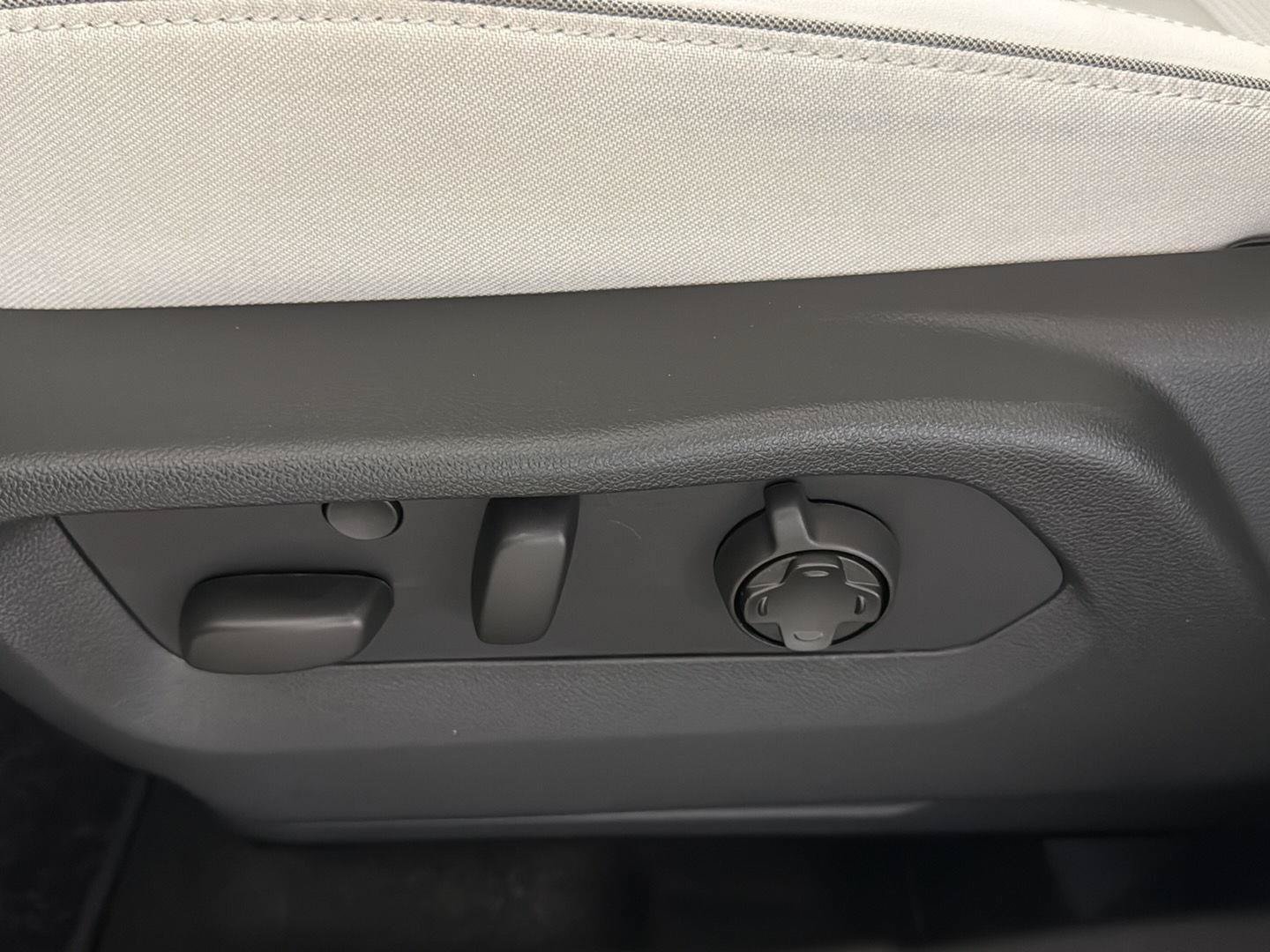 Certified 2026 Buick Envision Avenir AWD/4WD image 13