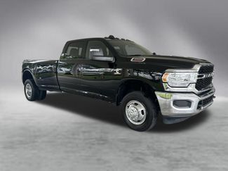 Used 2024 RAM 3500 Tradesman w/ Chrome Appearance Group AWD/4WD video 2