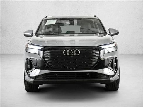 Used 2024 Audi Q4 e-tron Premium AWD/4WD image 2