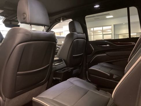 Certified 2024 Cadillac Escalade ESV Premium Luxury image 3