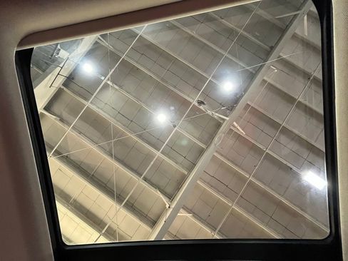 Used 2023 Buick Envision Avenir image 26