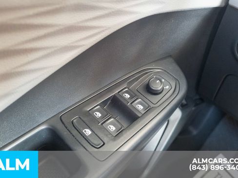 Used 2024 Volkswagen Taos S FWD image 31