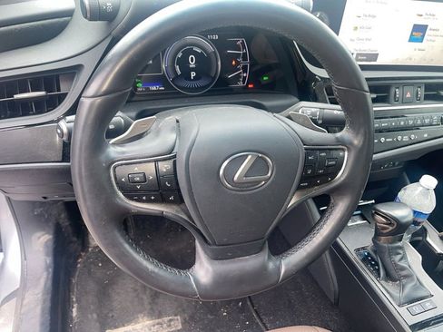 Used 2023 Lexus ES 300h w/ Premium Package image 7