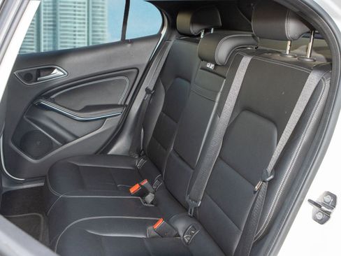 Used 2020 Mercedes-Benz GLA 250 w/ Convenience Package image 17