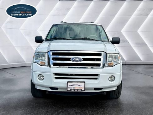 Used 2014 Ford Expedition EL XLT image 2