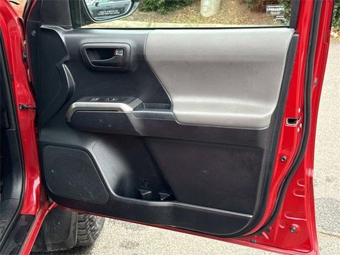 Used 2018 Toyota Tacoma SR5 image 8