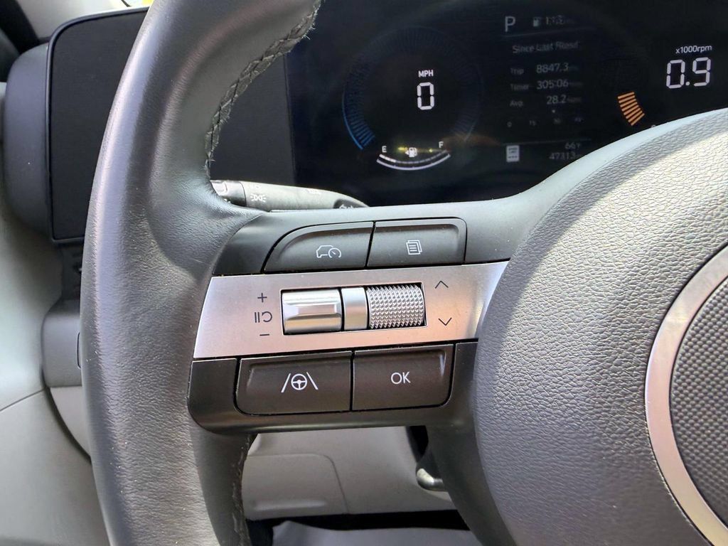 Used 2024 Hyundai Kona SEL AWD/4WD image 30