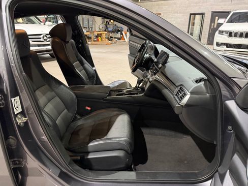 Used 2018 Honda Accord Sport image 26