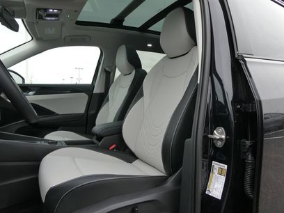 New 2026 Volkswagen Tiguan SE