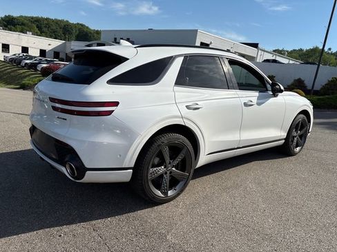 Used 2025 Genesis GV70 3.5T Sport w/ Sport Advanced Package AWD/4WD image 5