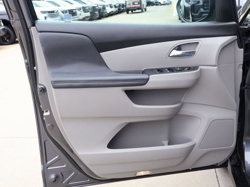 Used 2016 Honda Odyssey SE image 11