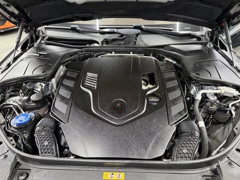 Used 2019 Mercedes-Benz S 560 4MATIC Sedan w/ AMG Line Exterior image 26