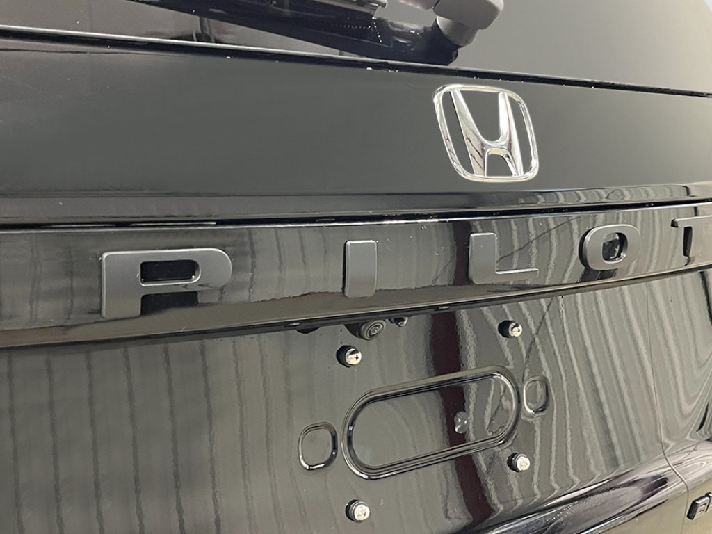 New 2026 Honda Pilot Black Edition image 7