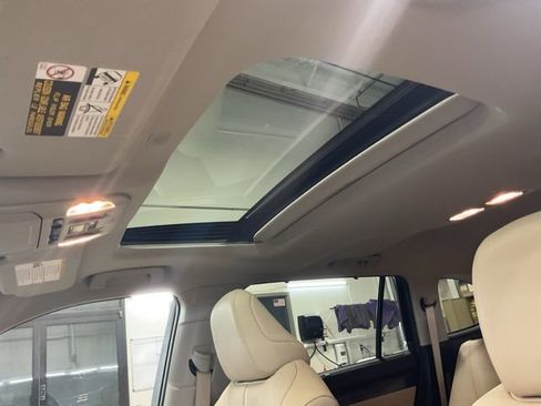 Used 2020 Toyota Highlander Limited image 18