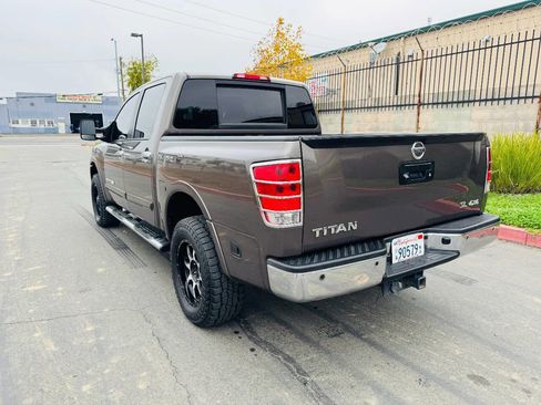 Used 2014 Nissan Titan SL w/ SL Moonroof Package image 3
