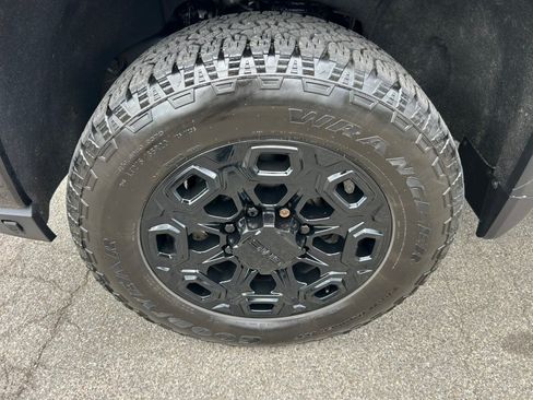 Used 2021 GMC Sierra 3500 AT4 w/ AT4 Premium Plus Package AWD/4WD image 11