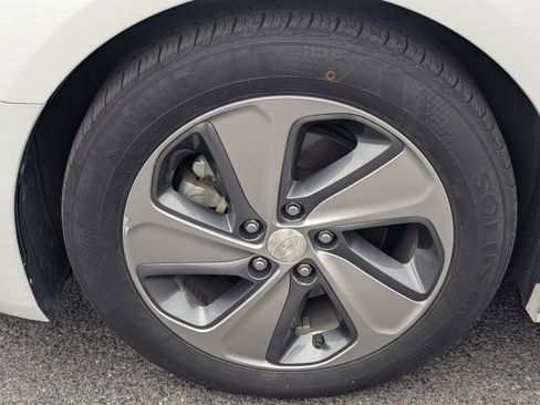 Used 2017 Hyundai Sonata Limited image 13