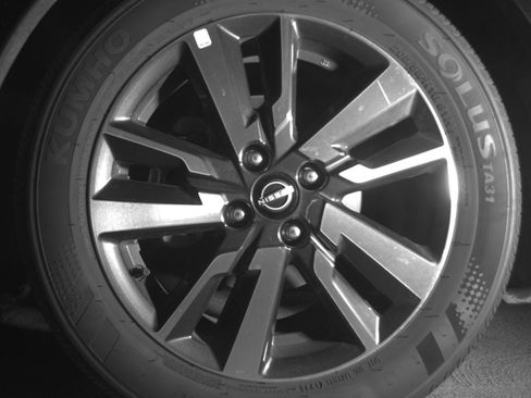 Used 2025 Nissan Versa SV image 12