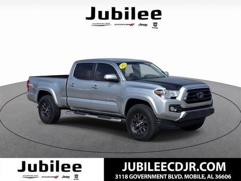 Used 2022 Toyota Tacoma SR5 w/ Technology Package RWD image 1