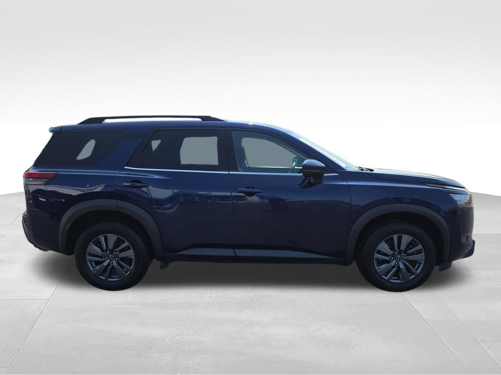 Used 2024 Nissan Pathfinder SV AWD/4WD image 7