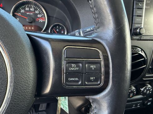 Used 2018 Jeep Wrangler Unlimited Rubicon image 25